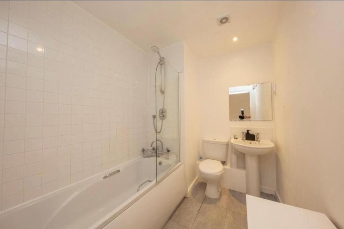 Novanest Salford Apartment Манчестър Екстериор снимка