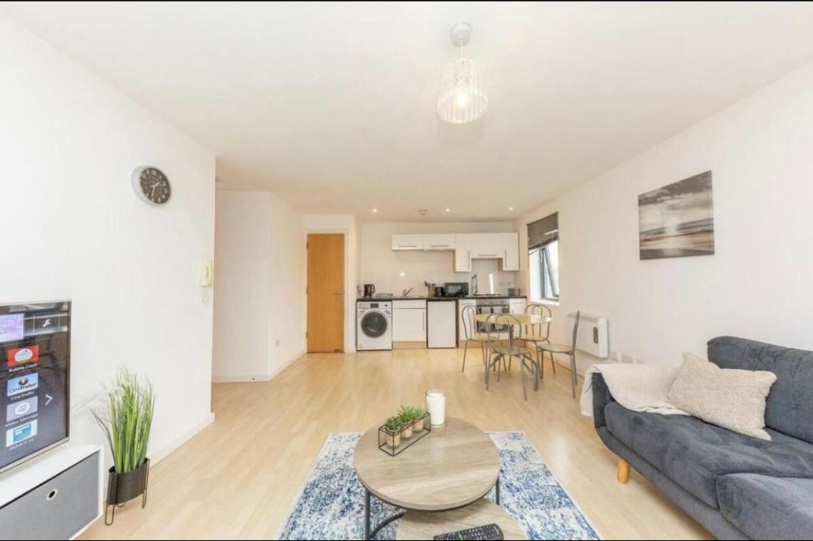 Novanest Salford Apartment Манчестър Екстериор снимка