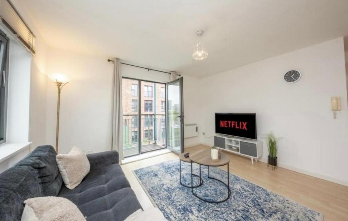 Novanest Salford Apartment Манчестър Екстериор снимка