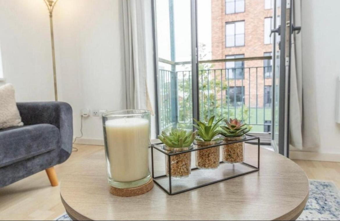 Novanest Salford Apartment Манчестър Екстериор снимка